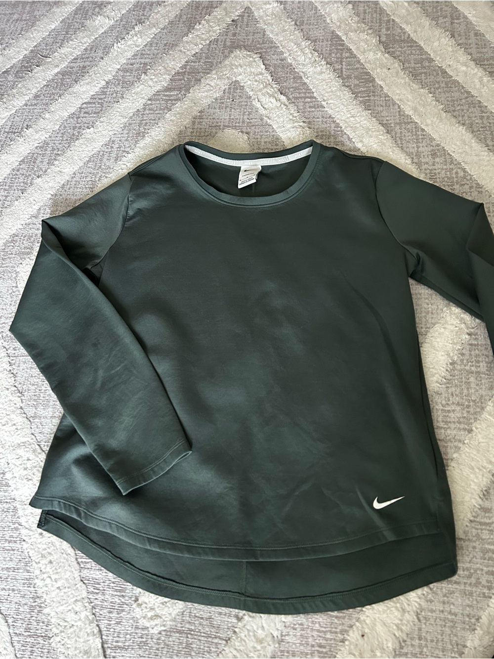 Nike Women’s THERMA-FIT Green Long-Sleeve Top